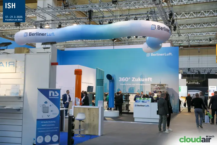 Berliner Luft stand with inflatable duct and "360° Zukunft" wall at ISH 2025