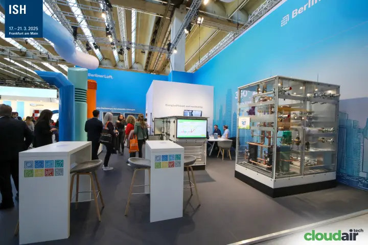 BerlinerLuft glass-cased RLT refrigeration module beside an air handling unit at ISH 2025