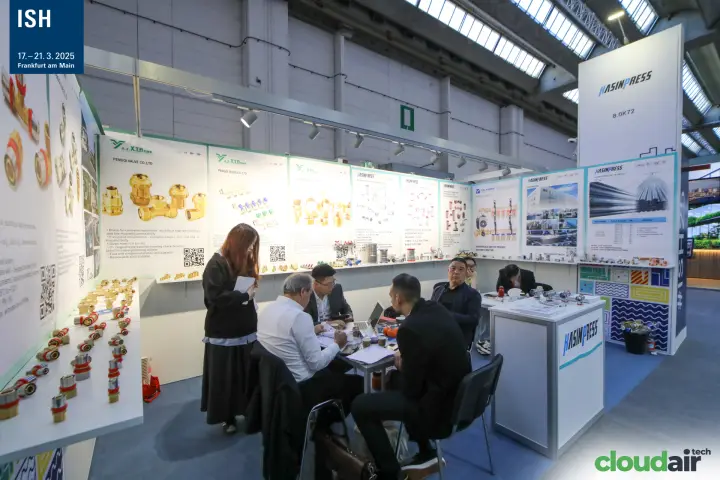 Brass press fittings on display and meetings at the Kasinpress stand