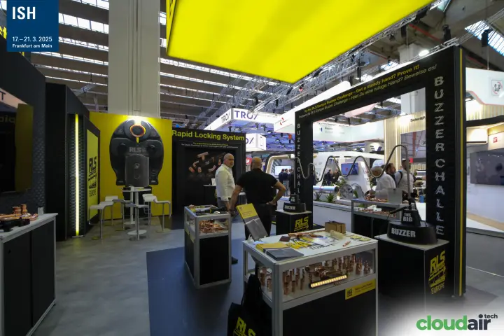 Buzzer game and fitting showcases inside the RLS Europe stand