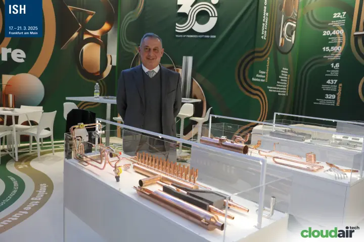Copper manifolds and bent pipes displayed for HVAC-R customers