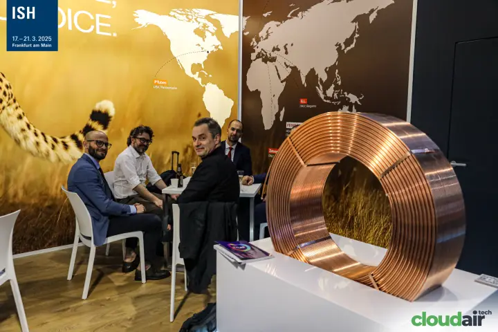Copper tube coil and world map of production sites