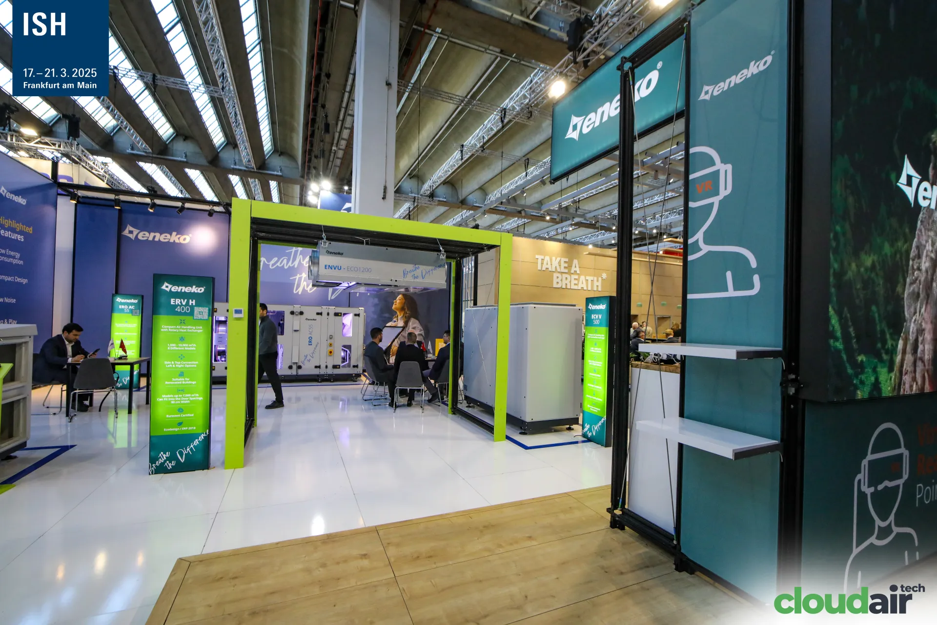 Eneko stand with green frame, ENVU-ECO1200 unit and VR station at ISH 2025