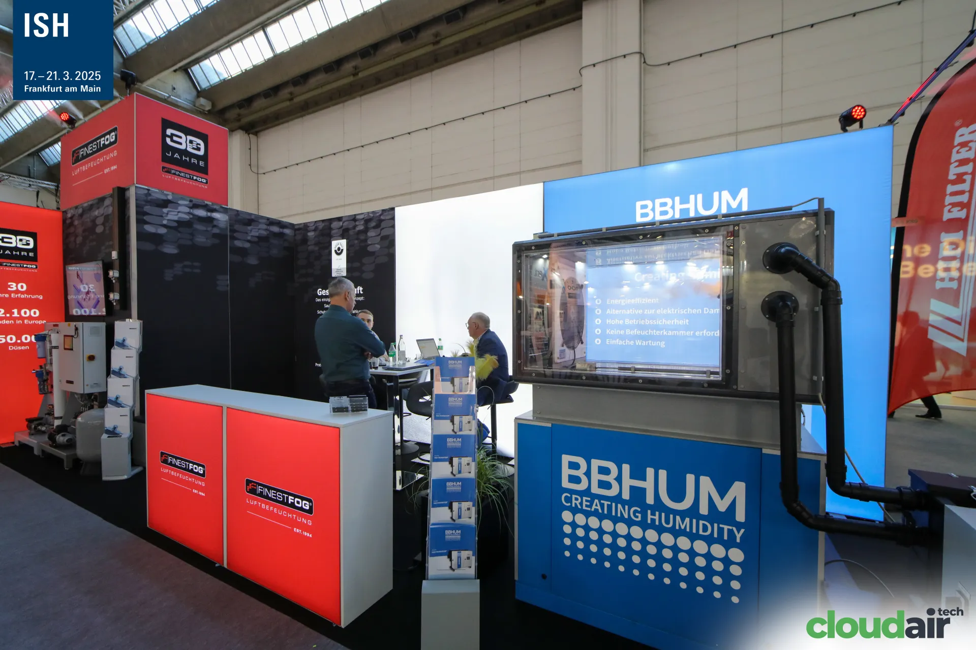 Finestfog Luftbefeuchtung counters next to the BBHUM humidifier unit at ISH 2025