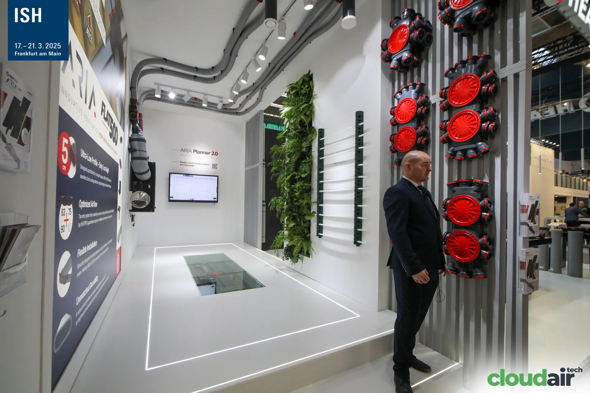 Heatpex ARIA Flat room with glass floor panel and ARIA Planner 2.0 screen at ISH 2025