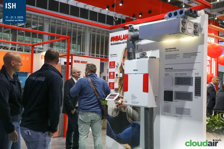Helios KWL unit display with FRS distribution box and grille samples at ISH 2025