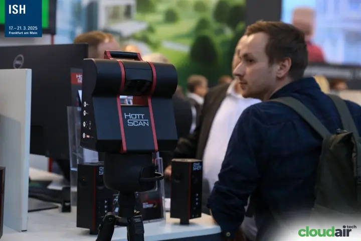 HottScan 3D scanner on a tripod at the Hottgenroth stand