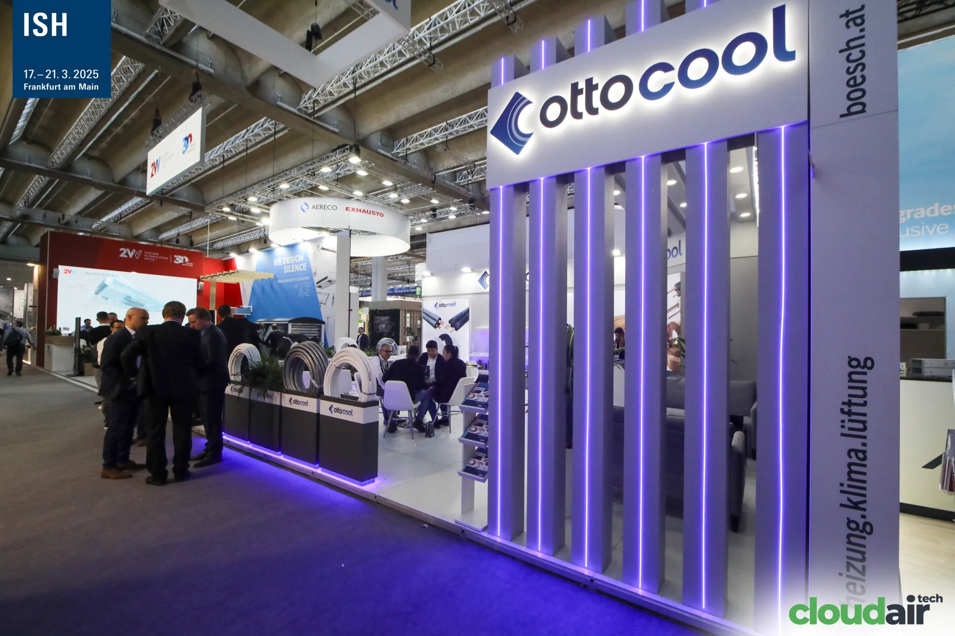 Illuminated Ottocool pillar with LED slats beside the aisle at ISH 2025