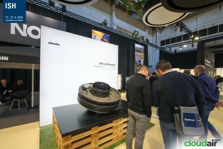 Kampmann Ultra Allround ceiling unit shown without its cover at ISH 2025