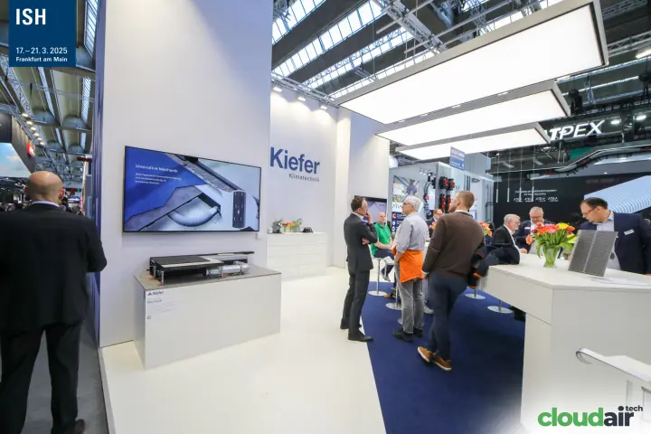Kiefer floor air outlet on a plinth below an 'Innovative Mechanik' screen at ISH 2025