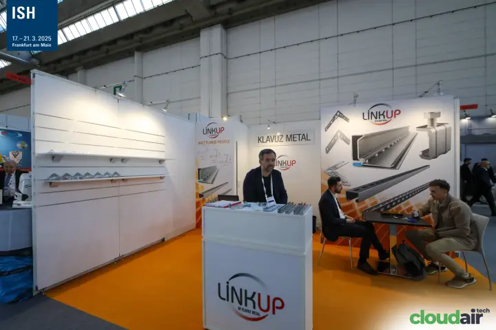 LinkUp by Klavuz Metal stand with duct flange profiles at ISH 2025