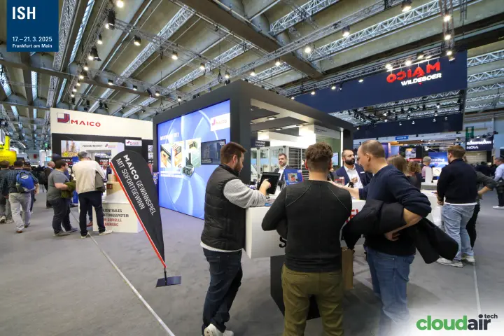 Maico contest flag 'Gewinnspiel mit Sofortgewinn' and tablet counter at ISH 2025