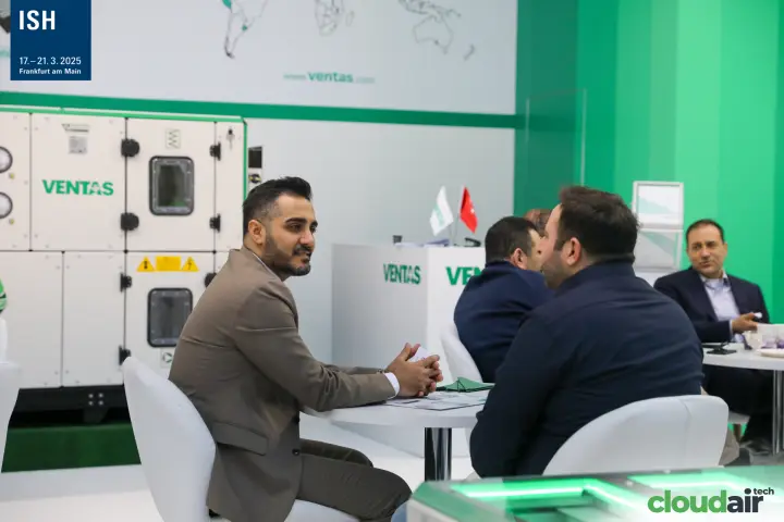 Meetings at the Ventas lounge beside a hygienic air handling unit
