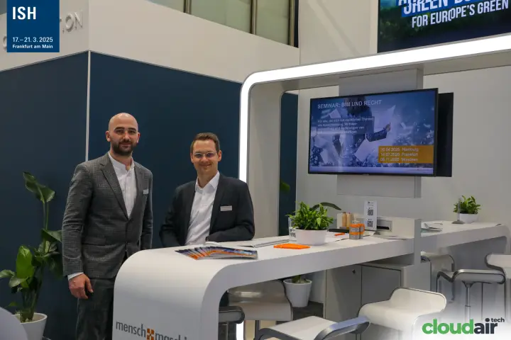 Mensch und Maschine team with a BIM and law seminar on screen