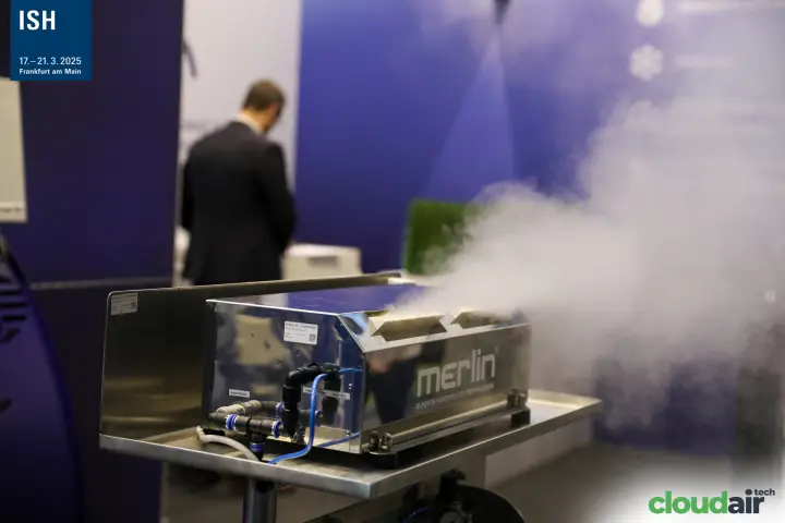 Merlin humidifier releasing mist in a live demonstration at ISH 2025