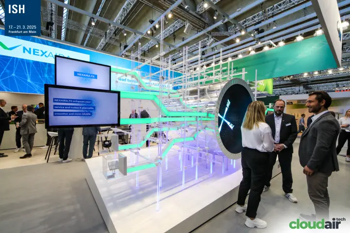 NEXAIRA.Fit service screen beside the ebm-papst duct sculpture at ISH 2025