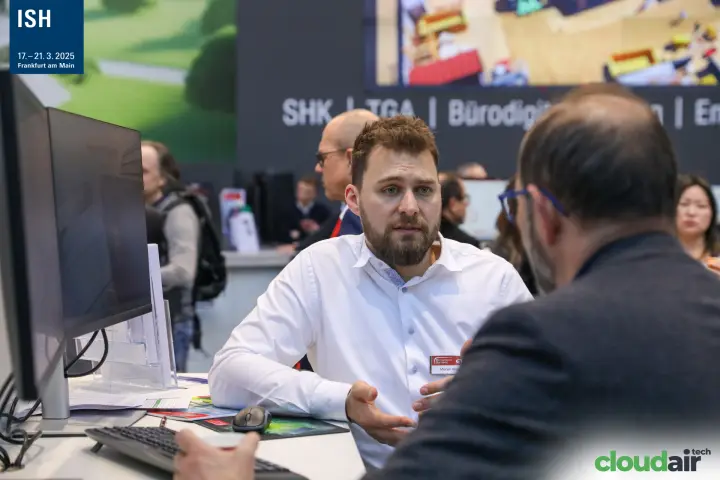 One-to-one software advice at the Hottgenroth stand