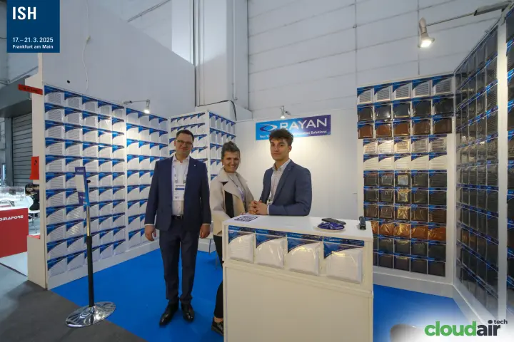 Rayan team at the counter of its ventilation grille stand