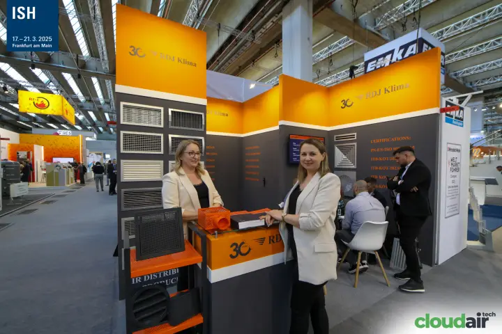 RDJ Klima team at the 30-years counter with grille display at ISH 2025