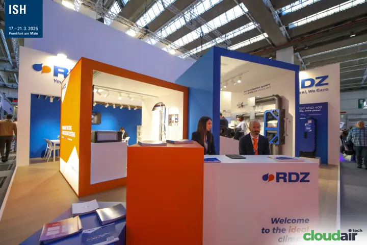 RDZ reception counter with radiant heating and cooling panel