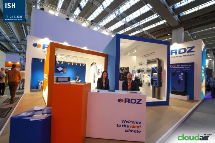 RDZ stand with REFLAIR MVHR air distribution display