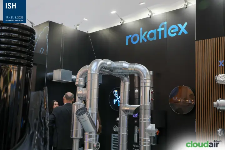 Rokaflex spiral duct installation in front of a black stand wall at ISH 2025