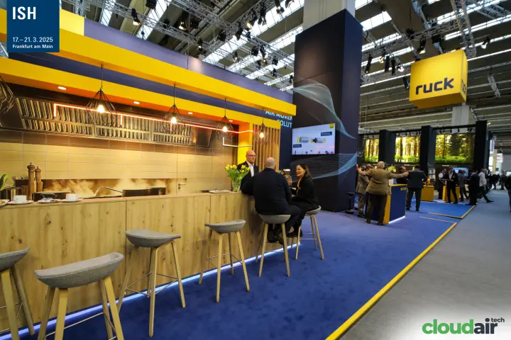 Ruck bar counter with a fan graphic on the column screen at ISH 2025