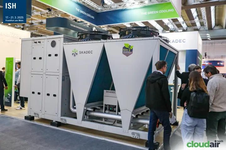 Skadec V-block chiller with R290 natural refrigerant label