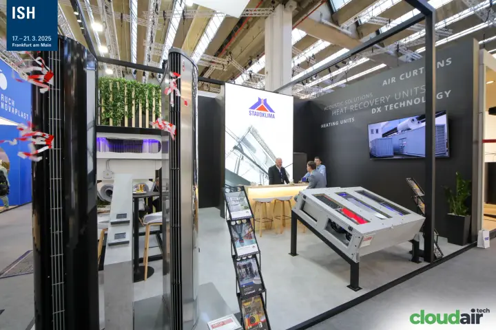 Stavoklima stand with vertical air curtains and heat recovery unit at ISH 2025