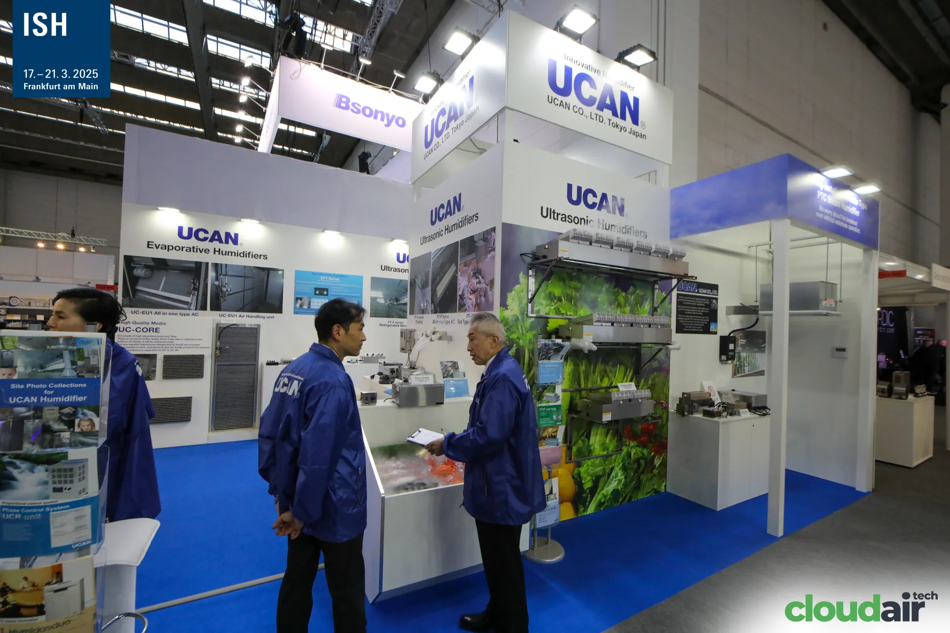 UCAN stand presenting evaporative and ultrasonic humidifiers at ISH 2025