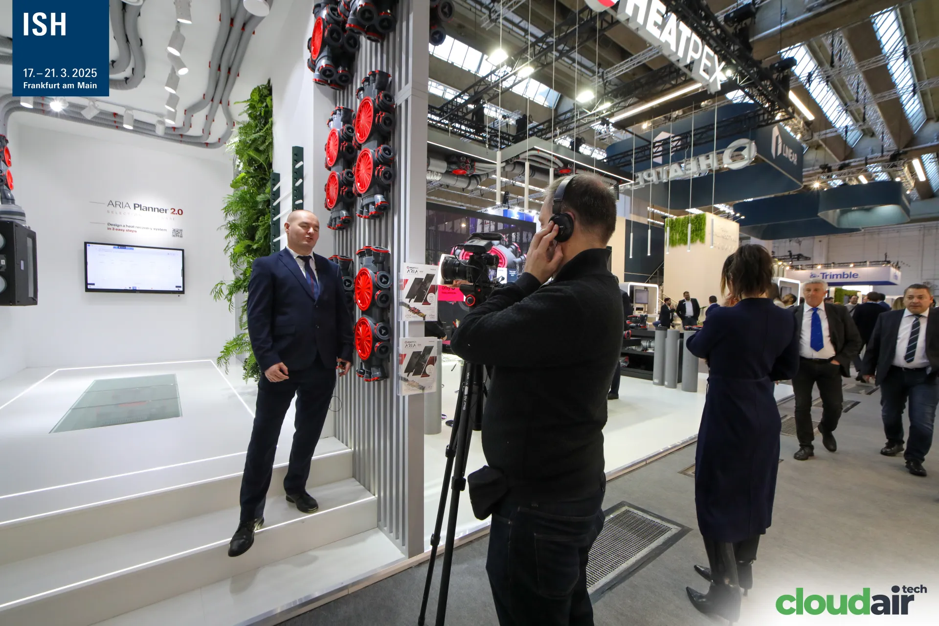 Video interview recorded at the Heatpex stand next to ARIA manifolds at ISH 2025