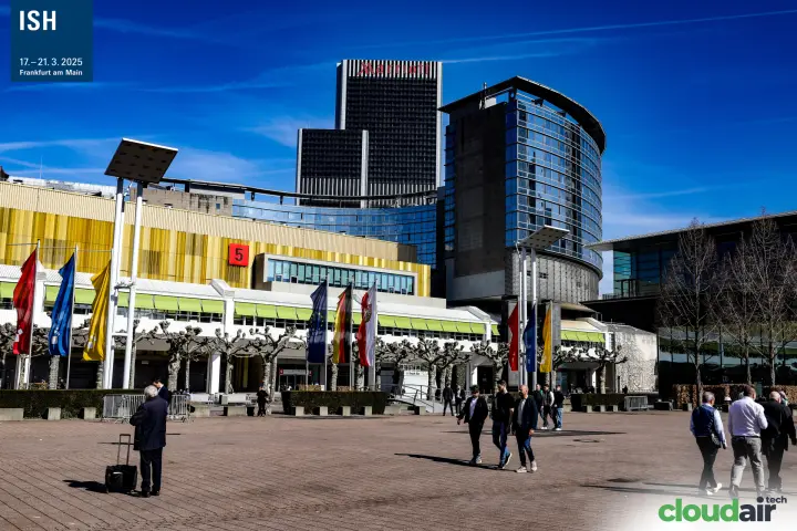 Visitors crossing the square in front of Messe Frankfurt Hall 5