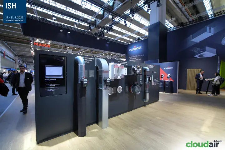 Wildeboer display wall with smoke detection on ducts and smoke dampers