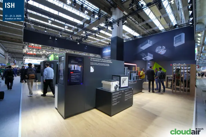 Wildeboer stand with fire dampers and ceiling diffusers on dark plinths