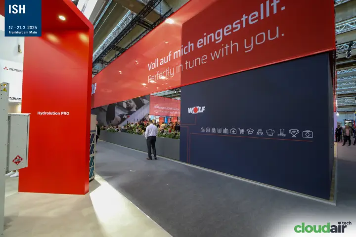 Wolf stand wall with the slogan "Voll auf mich eingestellt" at ISH 2025