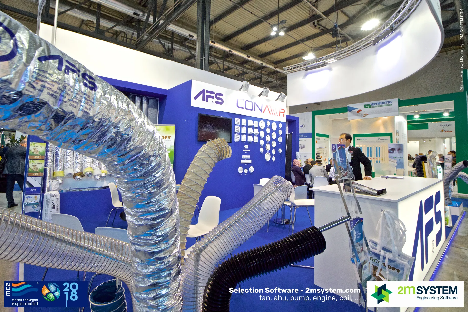 AFS-printed insulated flexible duct in front of the blue stand at MCE 2018