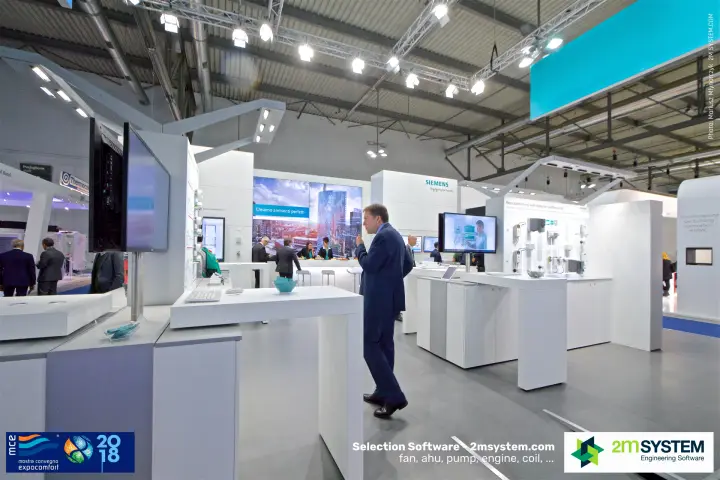 Siemens building automation stand with 'Creiamo ambienti perfetti' wall at MCE 2018