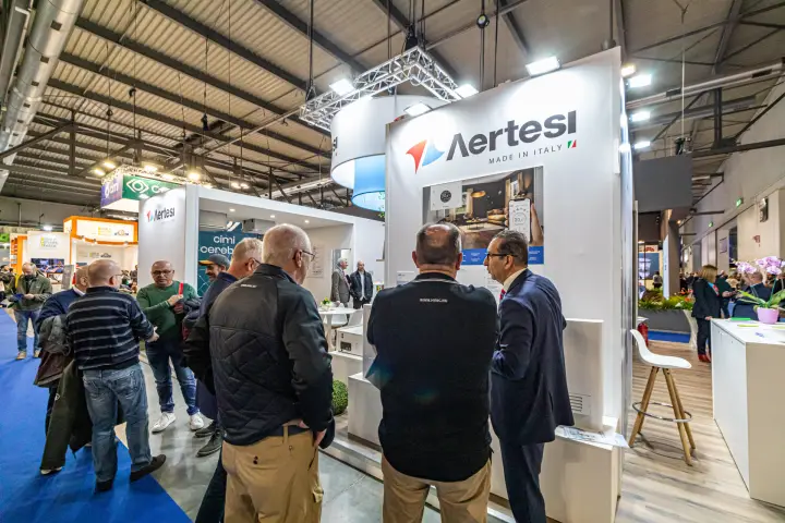 Aertesi 'Made in Italy' wall with smart thermostat graphic