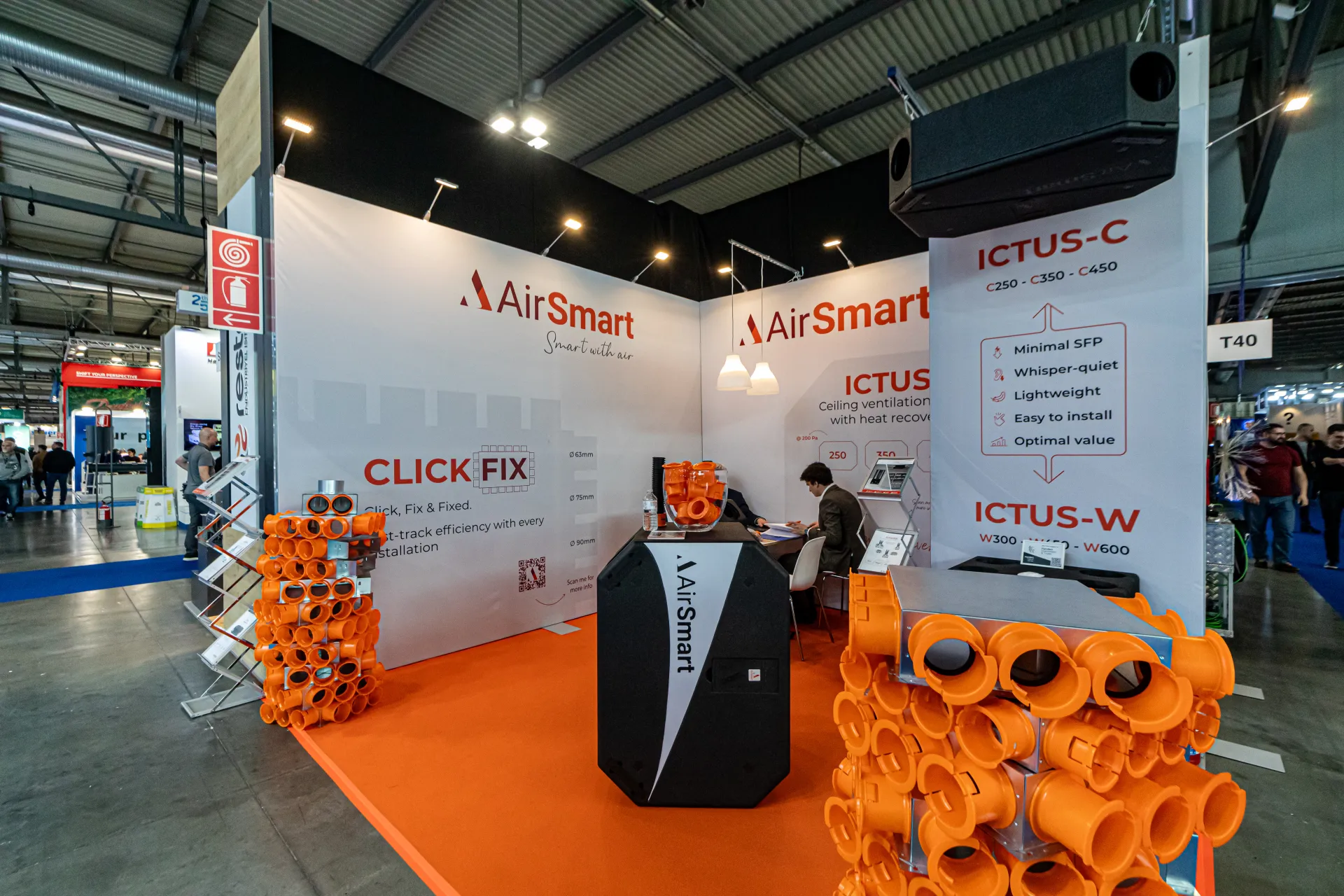 AirSmart stand with ICTUS ventilation units and orange CLICK FIX fittings at MCE 2024