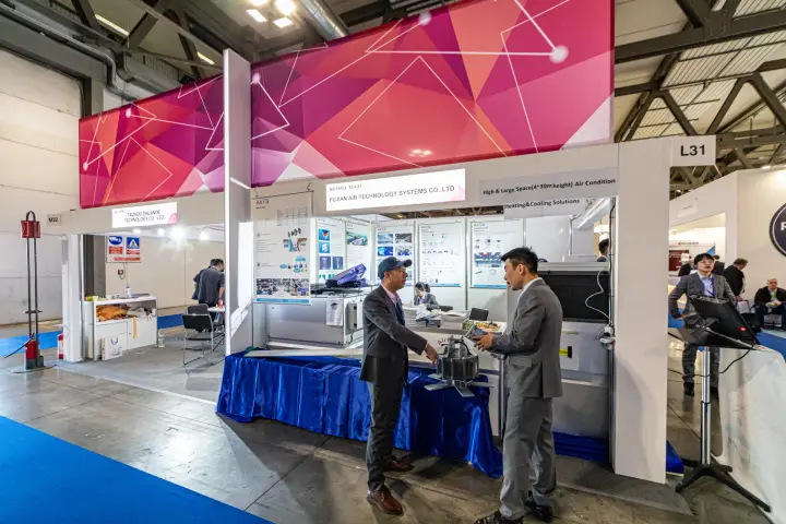 AirTS booth promoting heating and cooling for high and large spaces