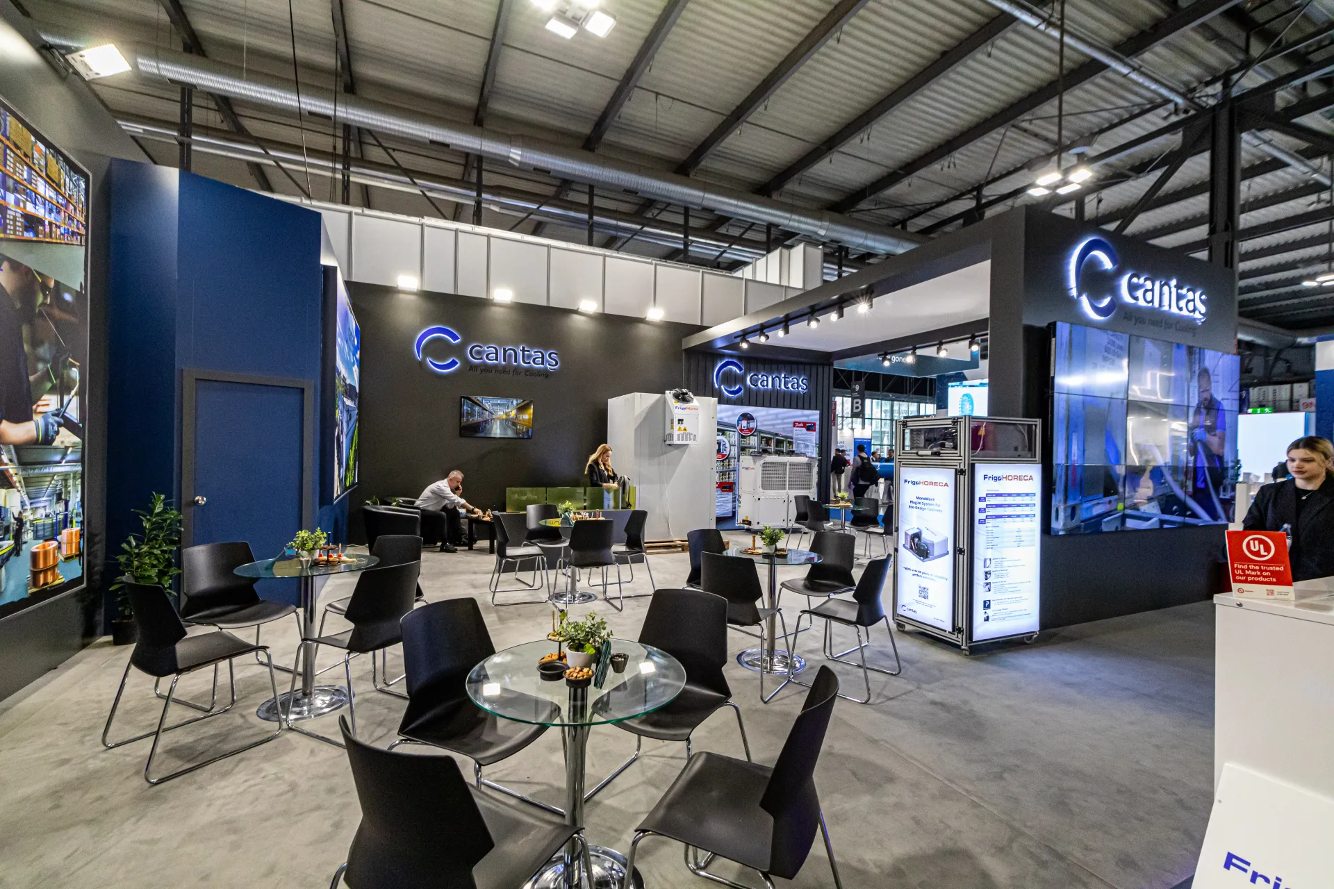 Cantaş lounge with black chairs and FrigoHORECA light boxes at MCE 2024