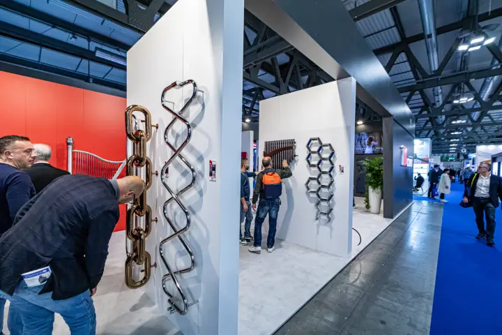 Carisa designer radiators shaped as a chain, a helix and a honeycomb at MCE 2024