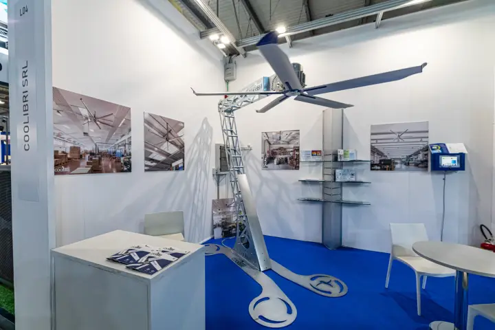 Coolibri ceiling fan on an aluminium lattice arm, closer view