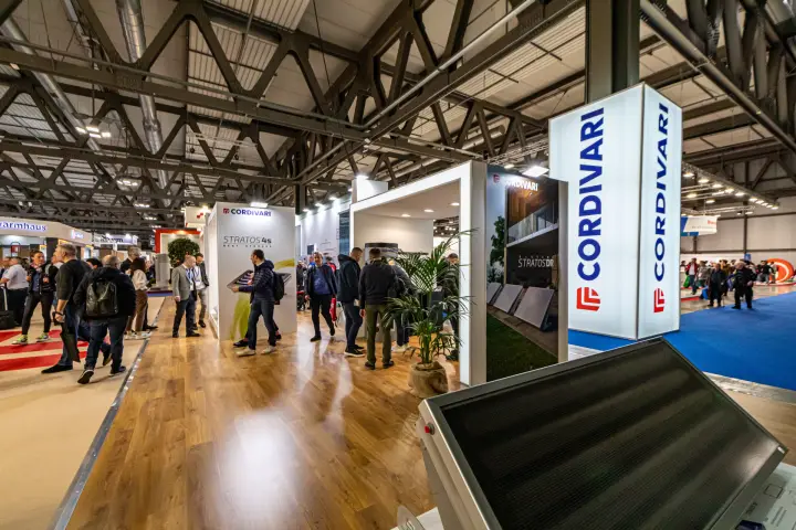 Cordivari stand with illuminated pillar, solar collector and Stratos 4s display