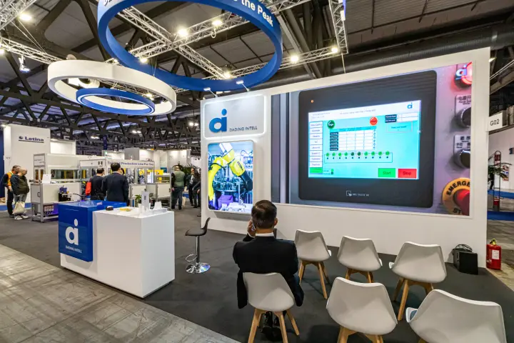 Dading Intell screen showing a machine control panel interface at MCE 2024