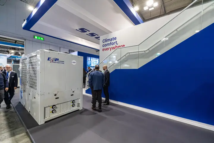 E&P Systems R290 polyvalent unit beside a glass-railed staircase at MCE 2024