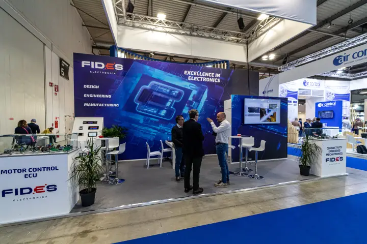 Fides Electrónica stand with motor control ECU showcase