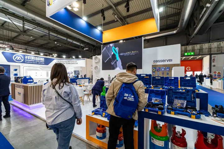 Gasservei stand with Value tool cases and refrigerant cylinders at MCE 2024