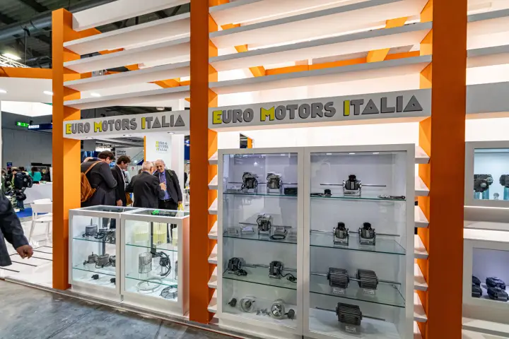 Glass showcases of fan motors and impellers at Euro Motors Italia at MCE 2024