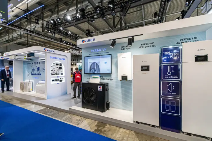 Gree Versati IV heat pump range with controllers booth